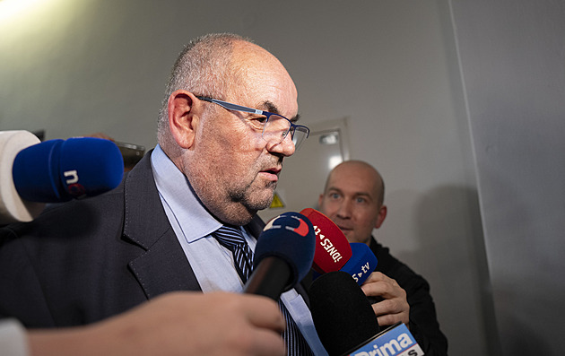 Fotbalový boss Pelta nastoupil do vězení, na poslední chvíli žádal o odklad