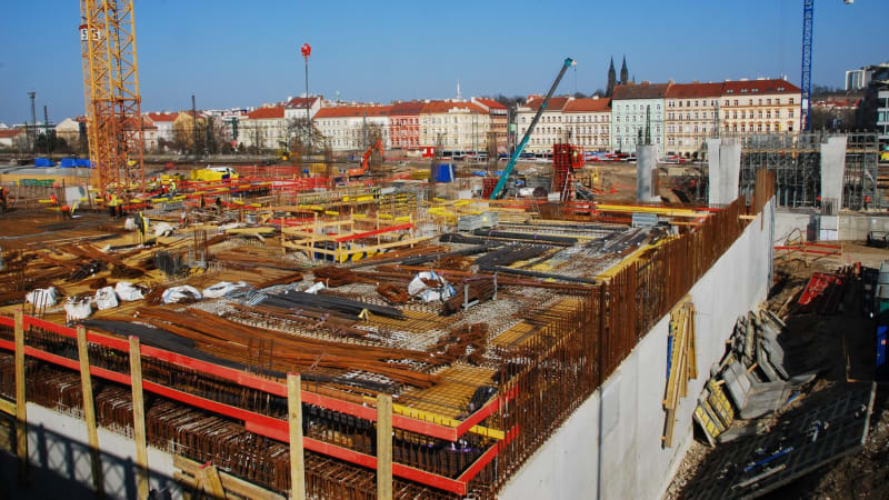 V Praze se v srpnu povolilo jen 27 bytů. Zákon je nefunkční, zní z ANO