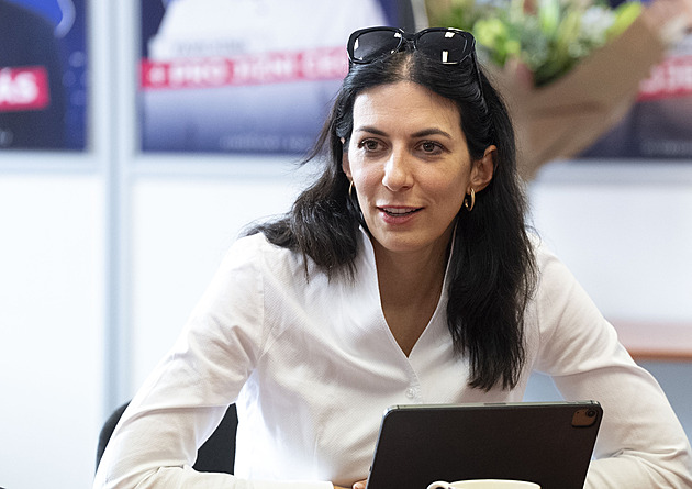 Abych fungovala, musela jsem na kapačky. Pekarová odhalila, proč končí v politice