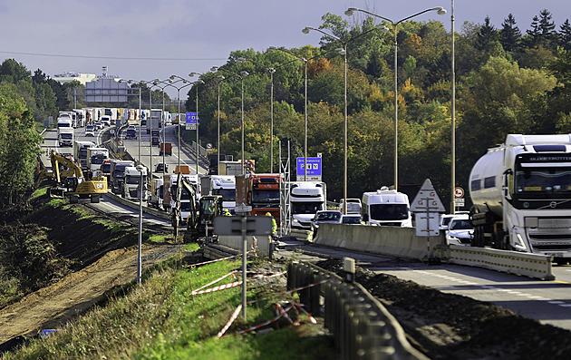 Dvě obří uzavírky v Brně potrvají dva roky. Kolony ochromují město
