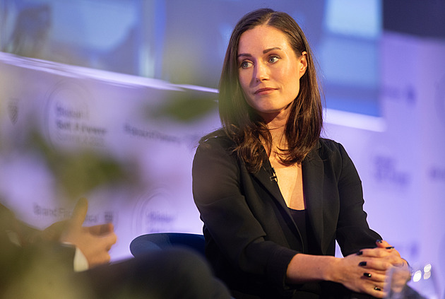 ZAHRANIČNÍ GLOSÁŘ: Vzpomínky hvězdné Sanny, ruská trojka a nesmrtelný diktátor