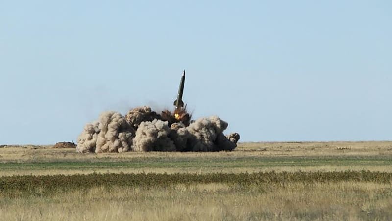 Ruská raketa zabila v Charkovské oblasti tři lidi. Zranila desítky obyvatel, včetně dětí