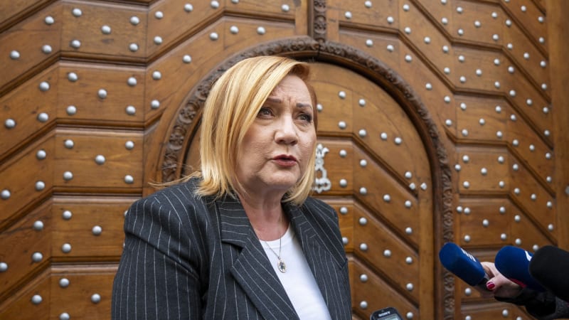 Schillerová: Poslanci začnou řešit nový rozpočet v lednu. Původní návrh je plný děr