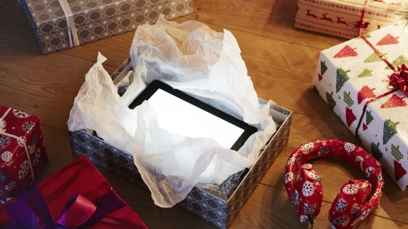 Herní a technologické dárky 2025: Rychlé tipy, co koupit, když se v tom nevyznáte