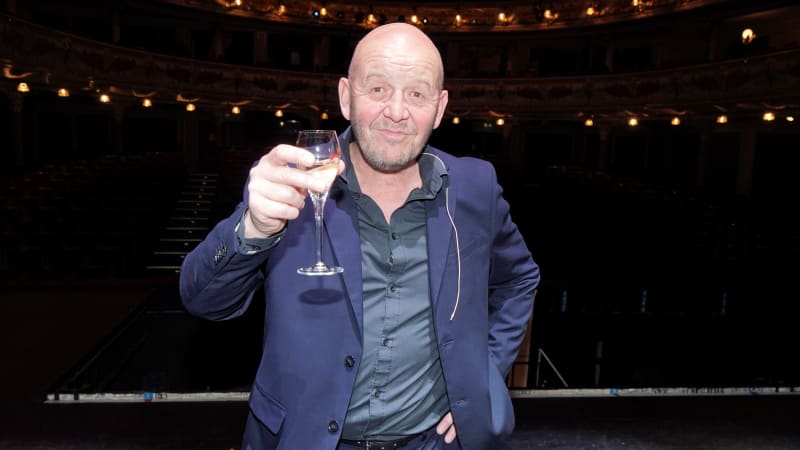 Poslední rozloučení s Pavlem Nečasem provázejí nejasnosti. Kdo se ho bude moci zúčastnit?