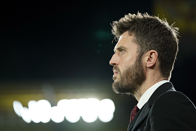 Carrick se vrací do Manchesteru United jako prozatímní kouč do konce sezony