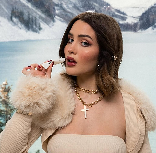 Vysněného pana boháče našla modelka až po prodělaných plastikách