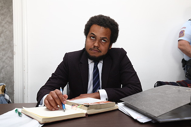 Soud rozhodne, zda pustí Feriho z vězení. Expolitik však čelí další obžalobě