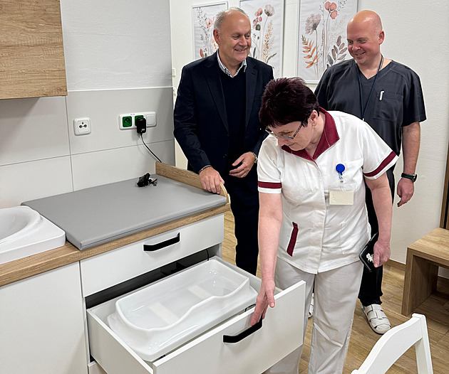 Oddělení šestinedělí v opavské porodnici získalo luxusní rodinný pokoj