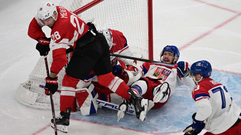 Hokejisté neuspěli se Švýcary, padli v prodloužení. Naději marně křesal Nečas