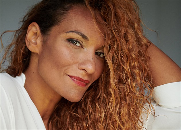 Máma je nešetří, a tak sedmiletá dvojčata Lejly Abbasové strachy nespí