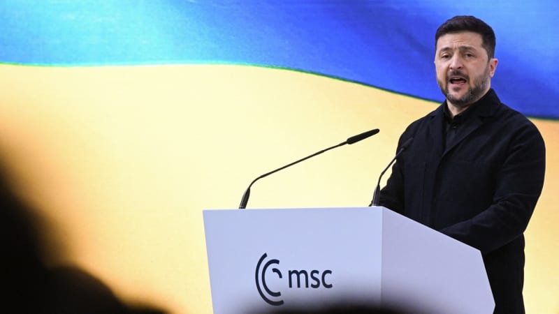 Trump na mě vyvíjí nepřiměřený nátlak, stěžuje si Zelenskyj. Hrozí nová roztržka?