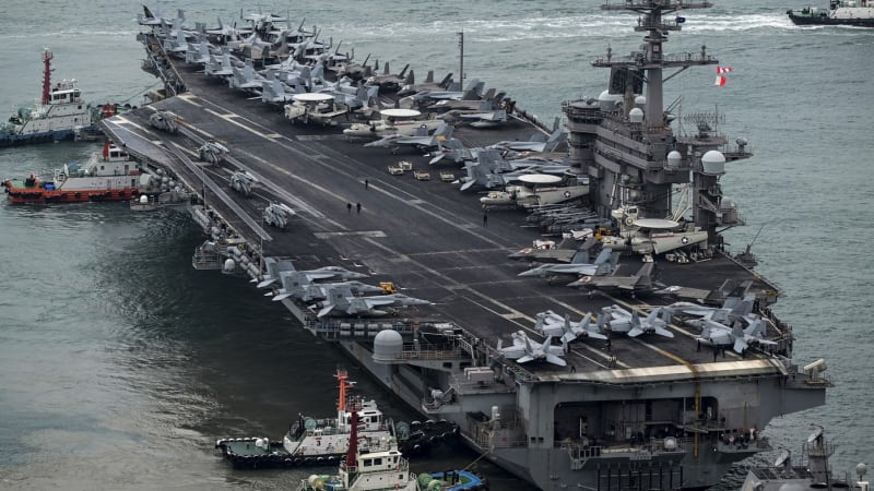 Dojde k úderu? Američané k Íránu přesouvají velký počet lodí i bojových letadel