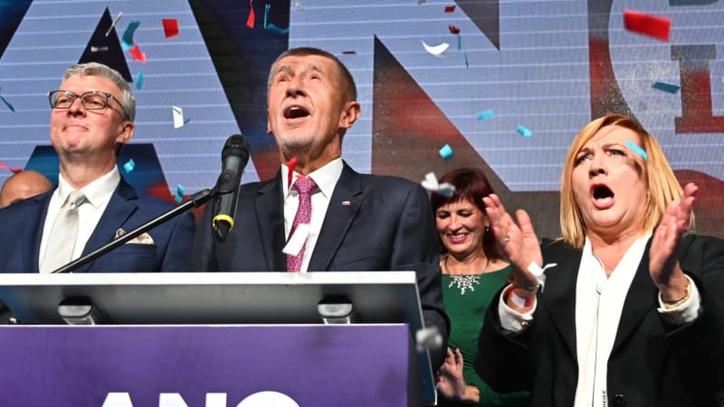 Důsledek Macinkových SMS? Motoristé by se nyní do Sněmovny nedostali. Vyhrálo by ANO