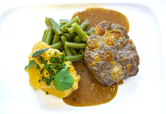 Domácí klasika i italská kuchyně. České dráhy představily nové sezonní menu