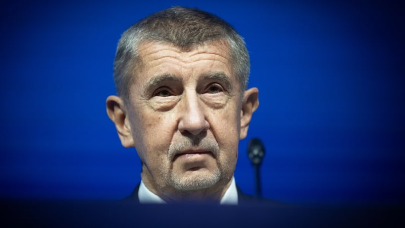 Jsme připraveni vyslat pro Čechy repatriační lety, říká Babiš. Svolává Bezpečnostní radu