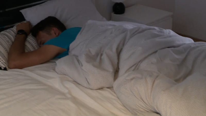 Jak na kvalitní odpočinek? Postel používejte jen na dvě věci, radí odborníci