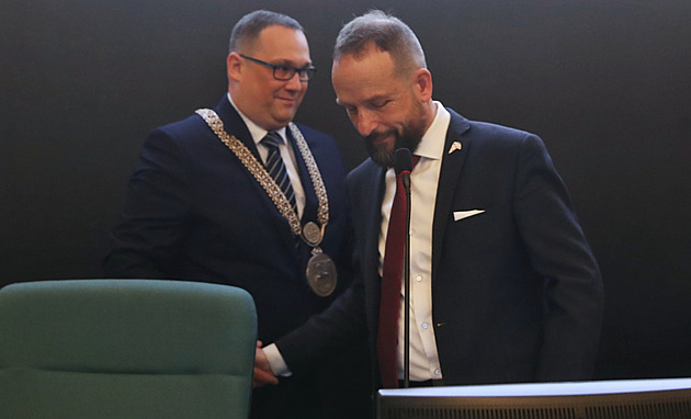 Boj o Ostravu začíná. Dohnal proti Verešovi, zvažující Macura a premiéra Motoristů