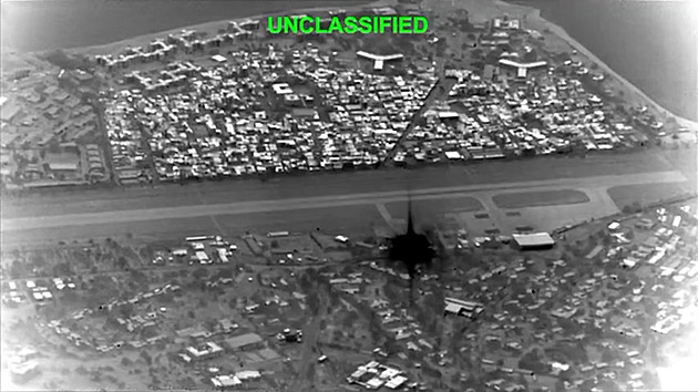 Klenot íránského ropného exportu v plamenech. Útoky USA na Charg děsí i Čínu