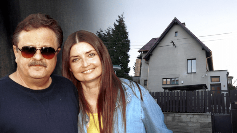 Nemohl jsem si ani sednout. Zpěvák Spálený přiznal trable se zdravím i oblíbené místo v domě