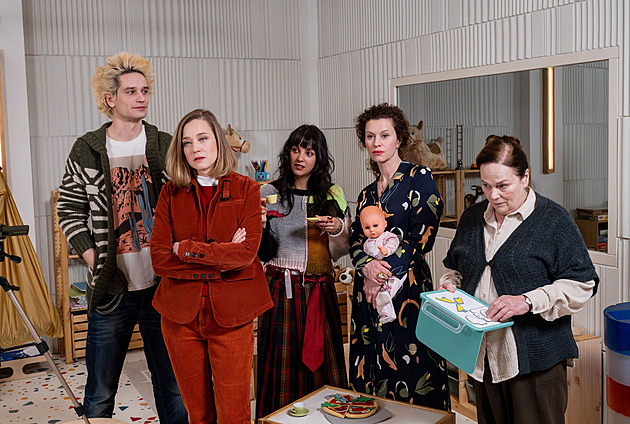 Zneklidňující scény, zatajený dech. Česká televize točí detektivní sérii o práci OSPOD