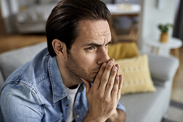 Příběh Tomáše: Manželka mého kamaráda po mně vyjela. Mám mu to říct?