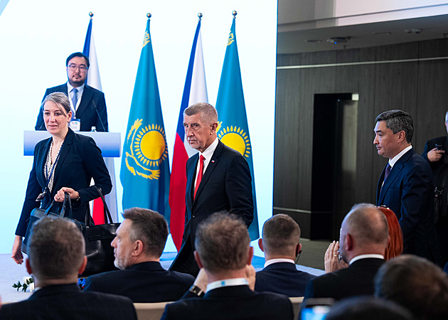 Babiš se přesunul do Kazachstánu, přijal ho tamní premiér. Delegaci opustil šéf ČEZ