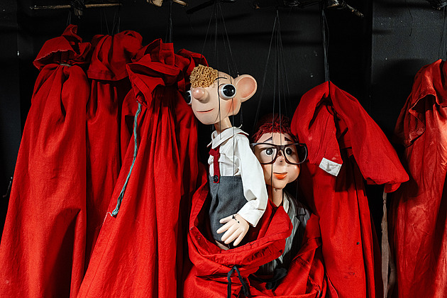 Hurvínek slaví 100 let. V čem tkví kouzlo loutek, které přemohly digitální svět