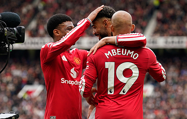 ONLINE: United porazili Nottingham, poté v akci Wolverhampton i West Ham