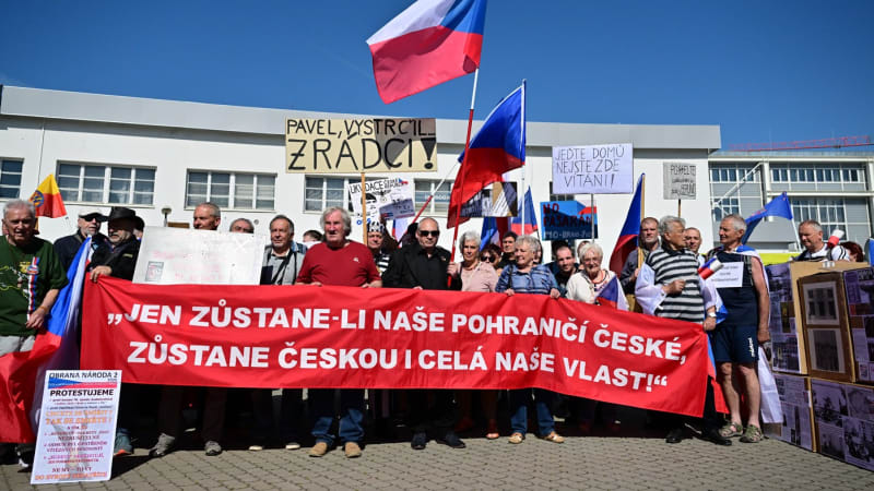 KOMENTÁŘ: Brněnský dýchánek landsmanšaftu? Politické paradoxy a moralistní sebeukájení