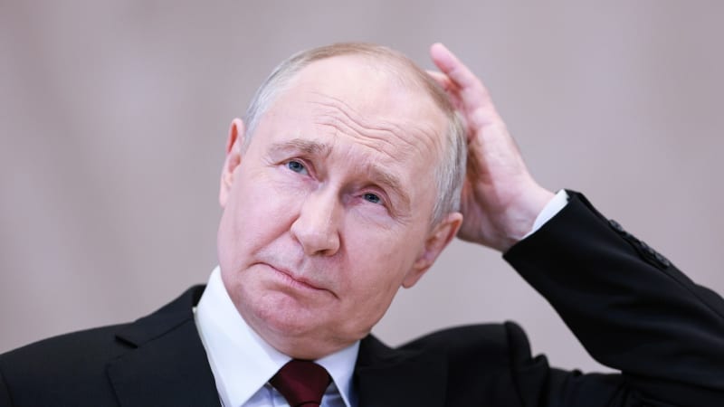 Putin věnoval 550 miliard na výzkum nesmrtelnosti. Zkusil i koupel v jelením paroží, píší média