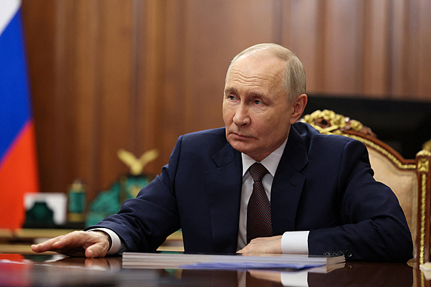 Rusové sestřelili 50 dronů nedaleko Petrohradu, kde vystoupí Putin na fóru