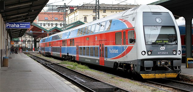 O obří železniční kontrakt u Prahy projevili zájem dva uchazeči. České dráhy byly levnější