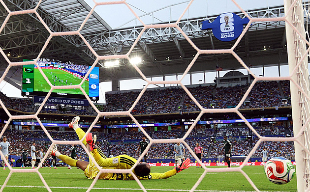 ONLINE: Saúdská Arábie - Uruguay 1:1, gól visel ve vzduchu, vyrovnává Araujo