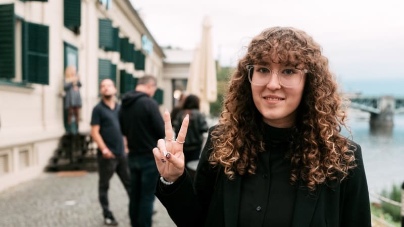 Právo na potrat v ústavě? Nepatří to tam, odmítá Nacher záměr Smejkalové. Vlažní jsou i Piráti