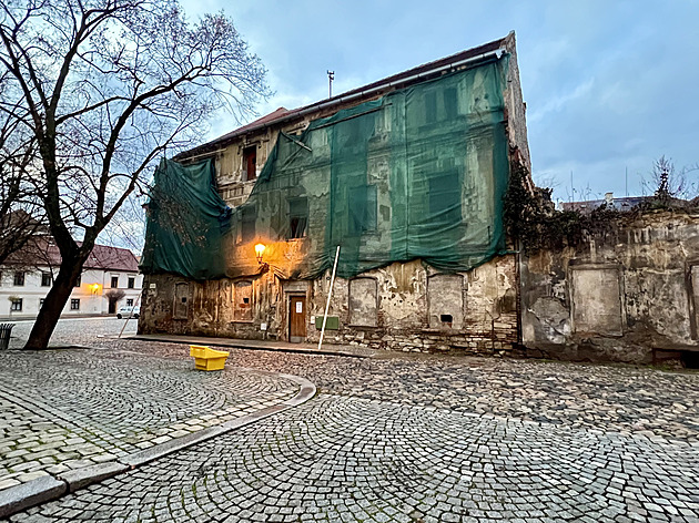 Jak zdanit zchátralé domy? Soud Žatci zamotal hlavu, ve hře jsou dvoje pravidla