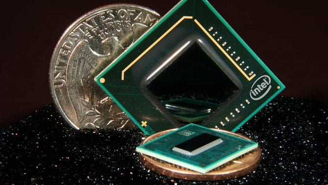 Nečekaný krok Intelu: Firma předá svá CPU jádra startupu, který může vyrábět vlastní x86 procesory