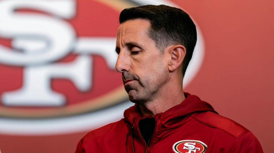 Trenér San Francisco 49ers havaroval s Teslou se zapnutým autopilotem. K nehodě se postavil čelem