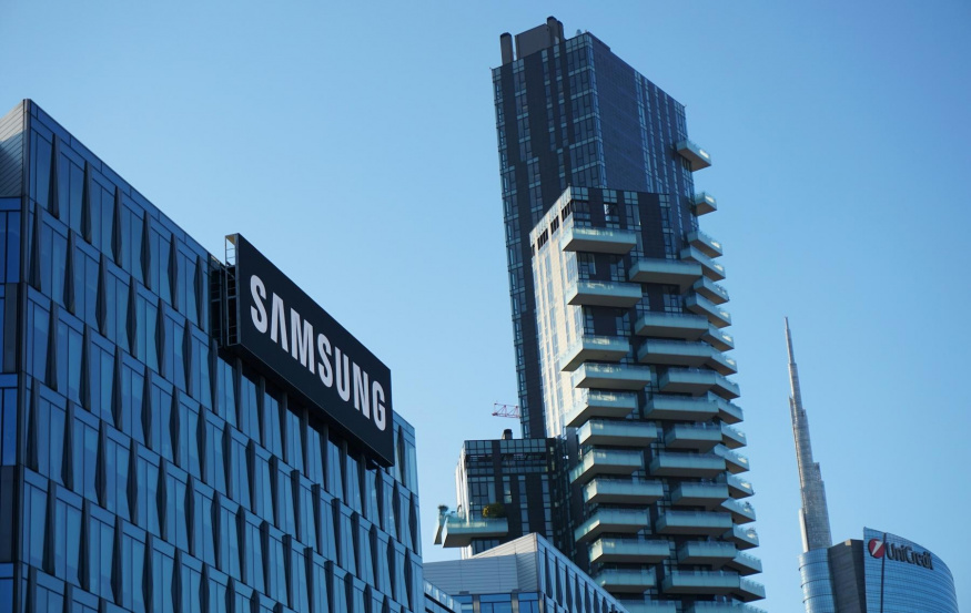 Samsung rozdá akcionářům v přepočtu přes bilion korun, akcie zareagovaly propadem